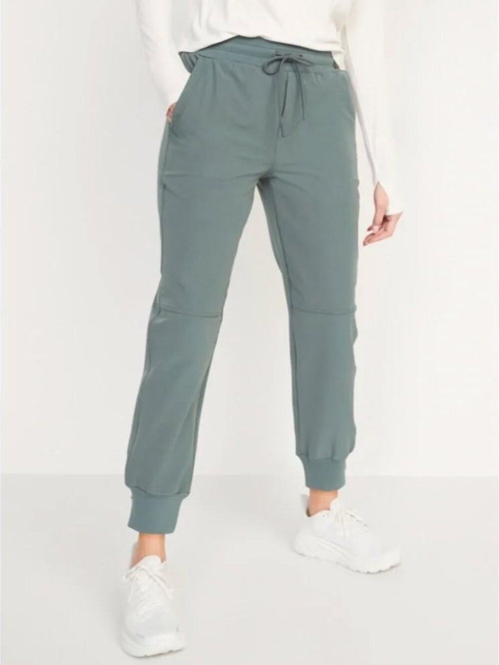 Old Navy Stretch Tech Water-Repellent Joggers Size Medium